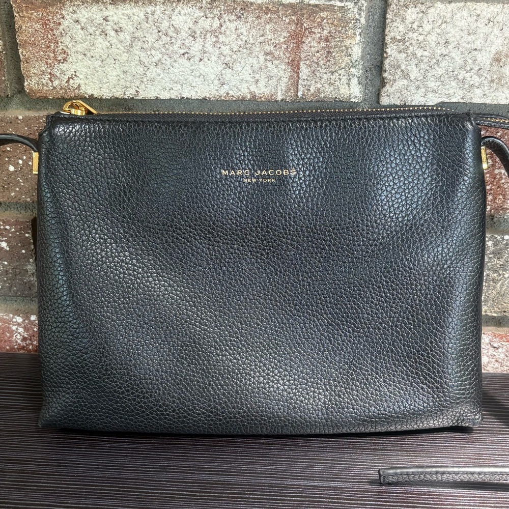 Cute and functional cross body bag by Marc Jacobs